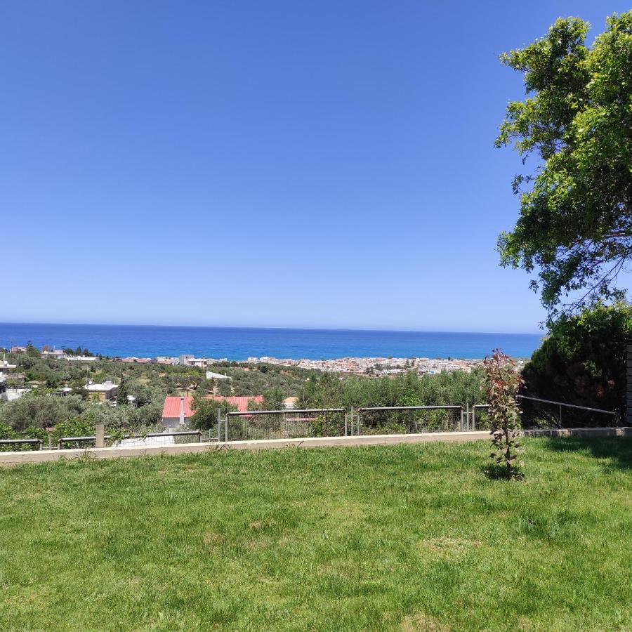 Sea Breeze Villa 罗希姆诺 外观 照片