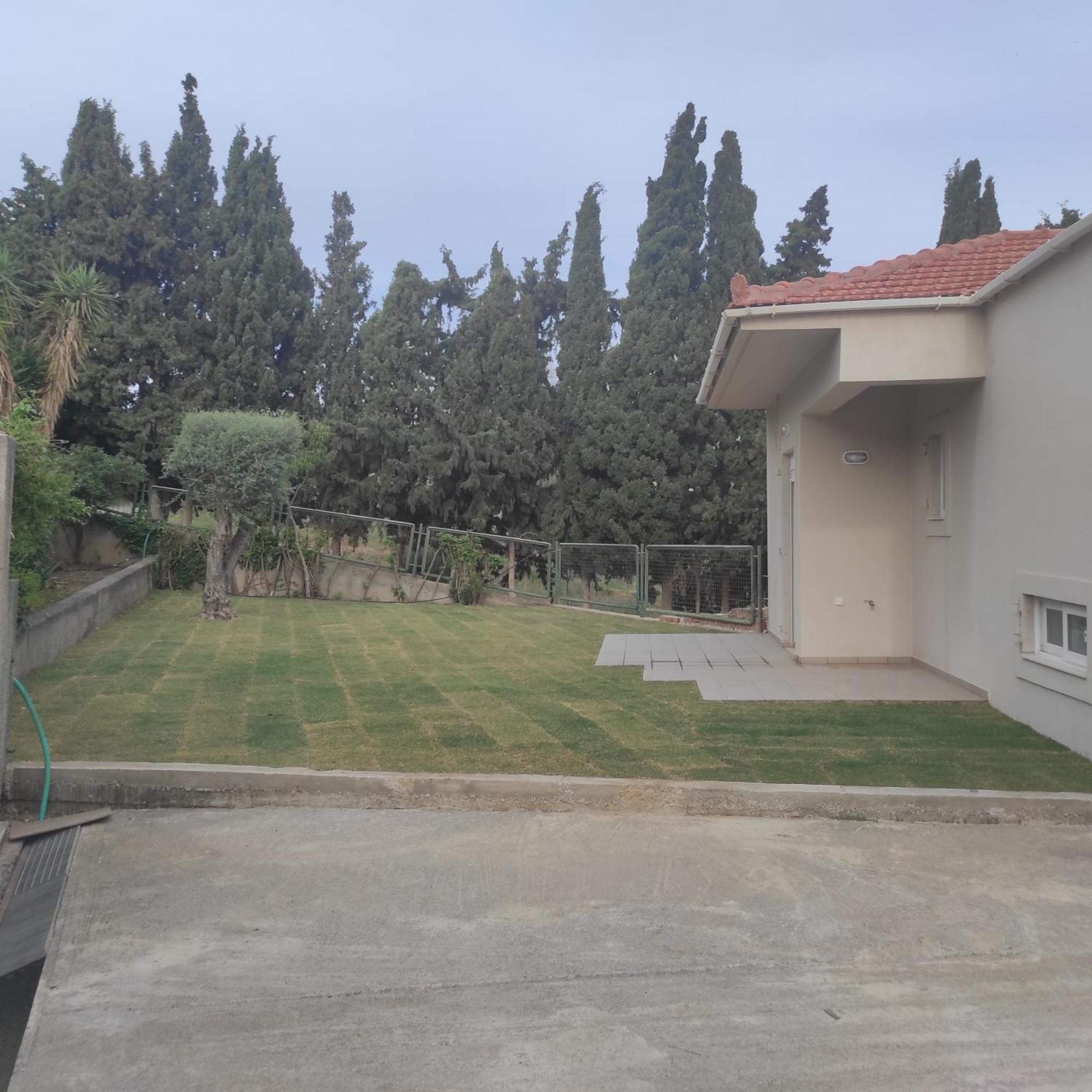 Sea Breeze Villa 罗希姆诺 外观 照片